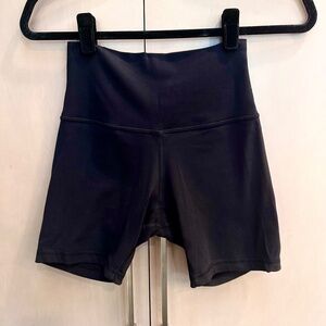 Lululemon Wunder Train High Rise 8" Black Training Shorts Size 4